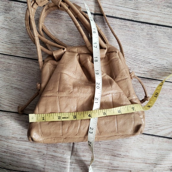 MISSGUIDED cream handbag/crossbody purse - Picture 5 of 5